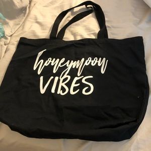Honeymoon vibes tote
